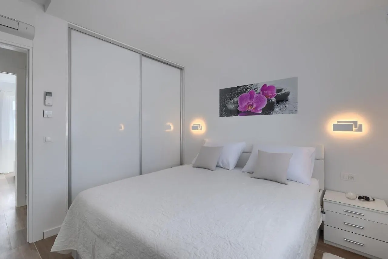 Exclusive Apartments Ellen & Micol-With 3 Free Mountain Bikes Pjescana Uvala Croácia